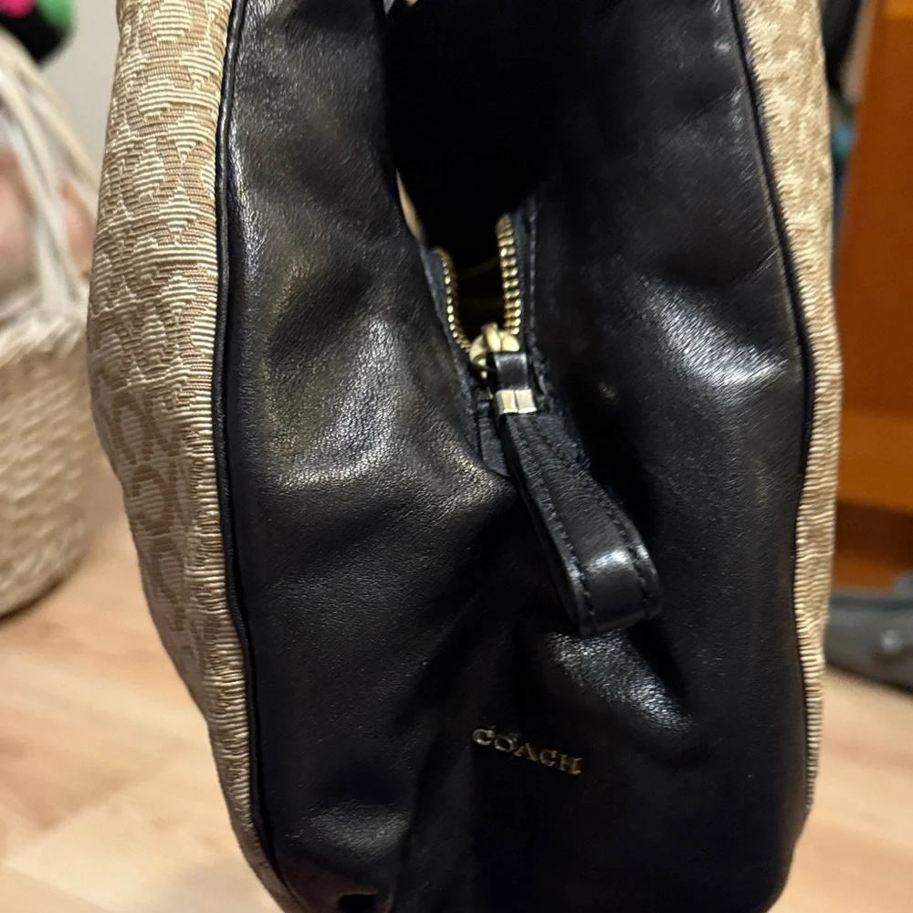 Elegant Coach Tan and Black Women's Bag - Picture 10 of 13